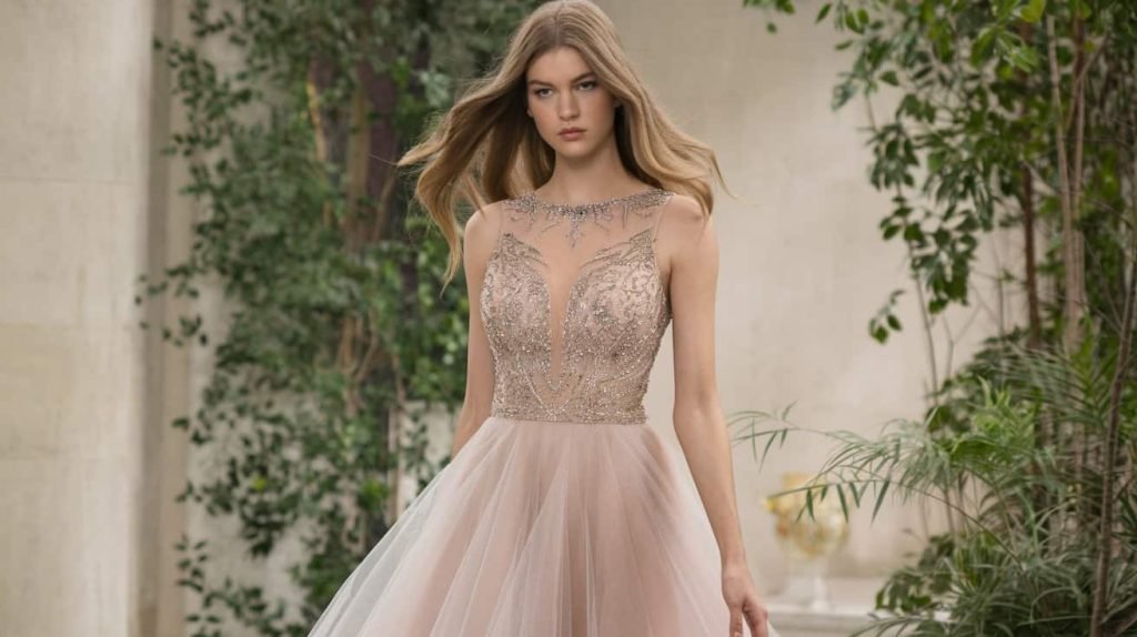 A beautiful woman wear a perfect sexy wedding dress