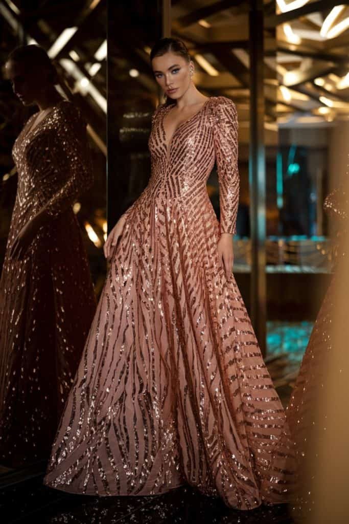Luxurious Valentine's Day dress: Shimmering sequin-covered dress for enchanted celebration