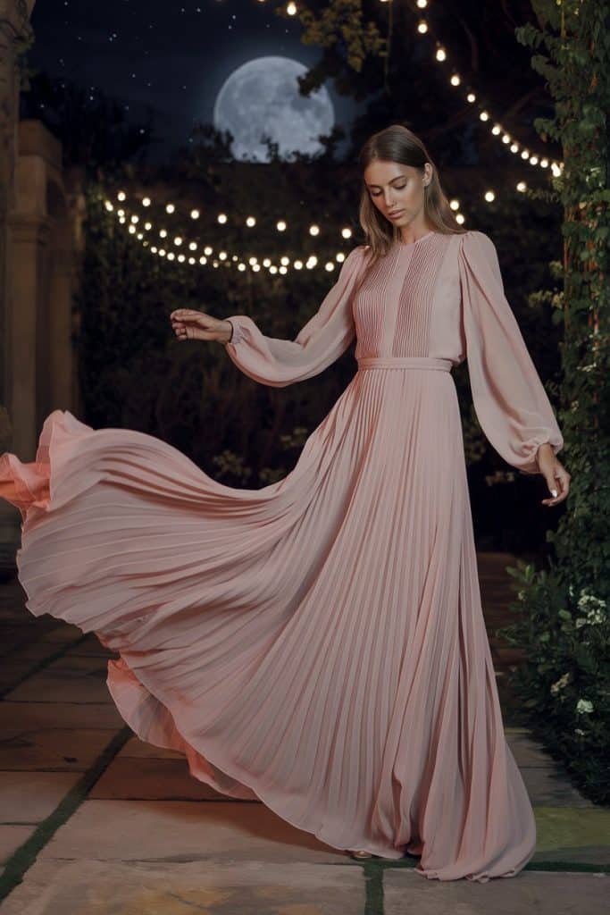 Elegant Valentine's Day dress: Soft pastel maxi dress with gentle pleating for romantic dinner date